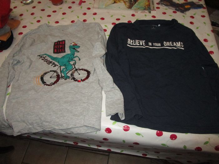 2 t shirts orchestra 8 ans