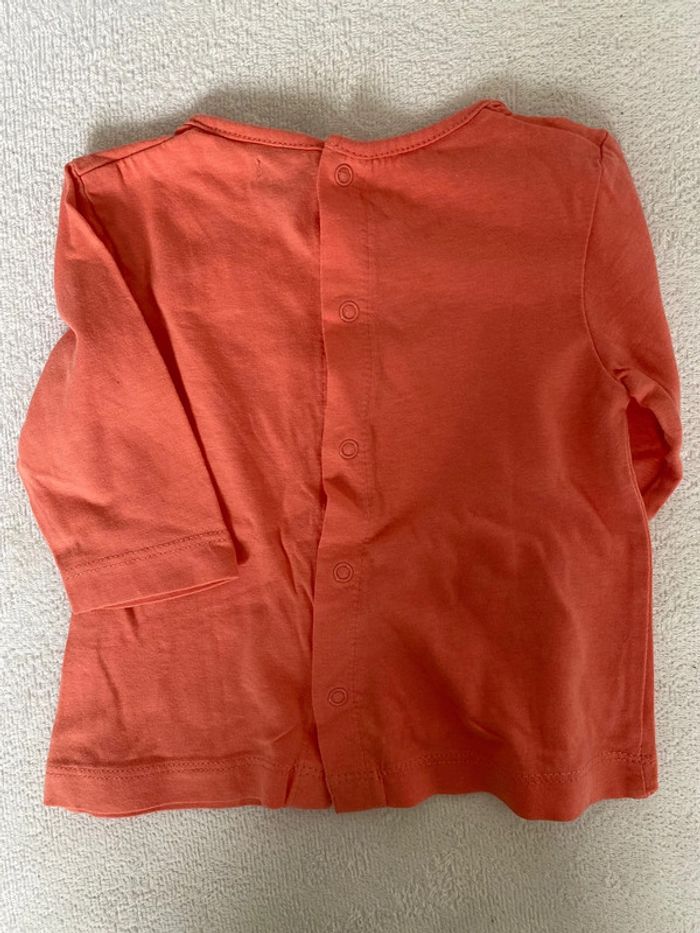 TEE shirt manches longues orange corail 3 mois - photo numéro 2