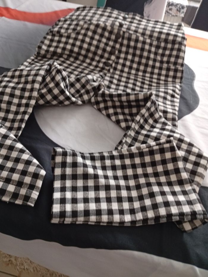 Pantalons et robe et un pulls - photo numéro 6