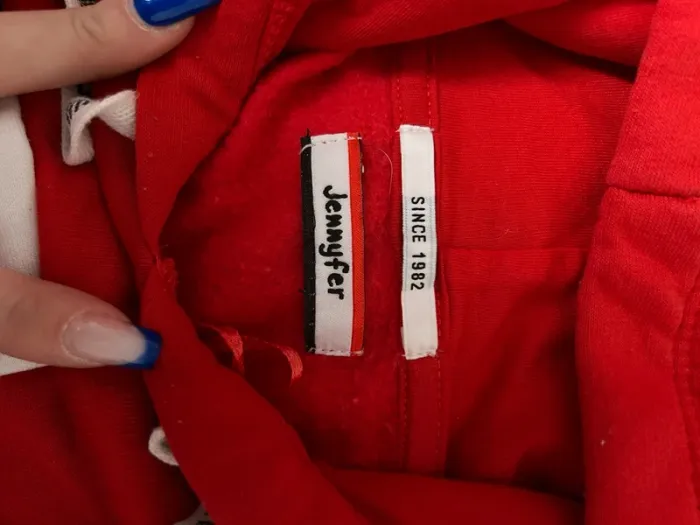 Sweat-shirt rouge avec écriture - photo numéro 6
