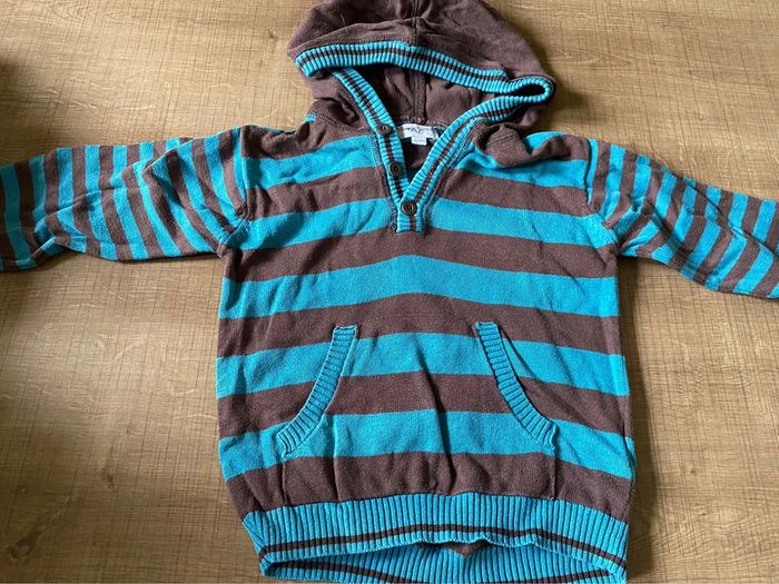 Pull à capuche 24 mois