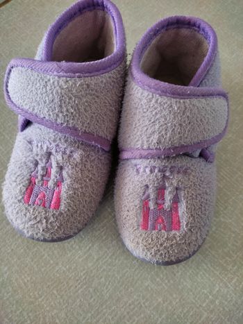 Chaussons scratchs P.24