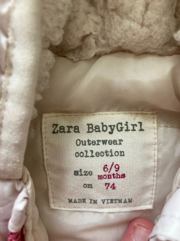 Doudoune sans manches Zara taille 6/9 mois - photo numéro 2