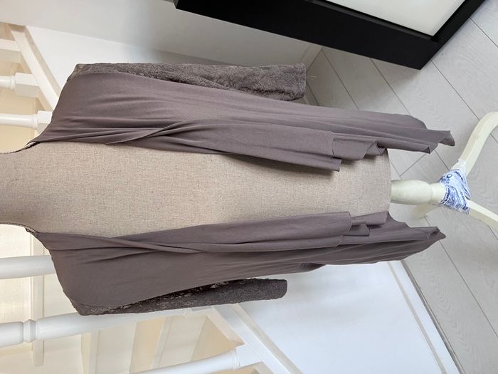 Gilet long Patrice Breal taupe en dentelle - photo numéro 2
