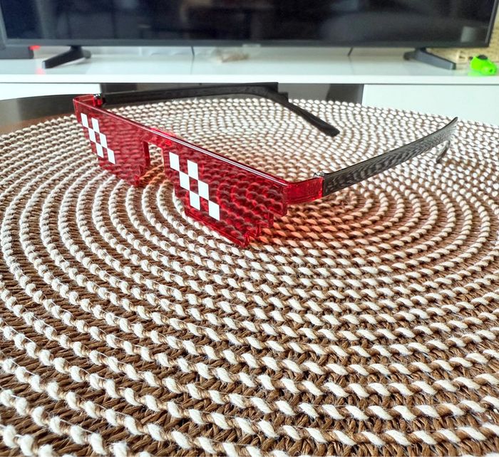 Lunettes Pixel Style “Deal With It” - photo numéro 2