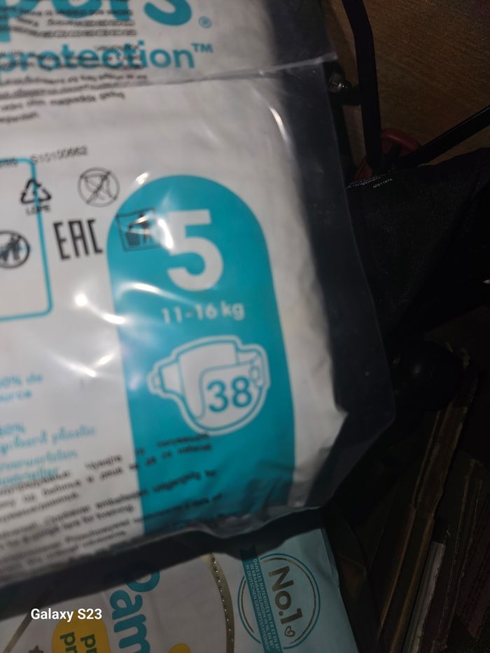 Lot couches Pampers taille 5 - photo numéro 4