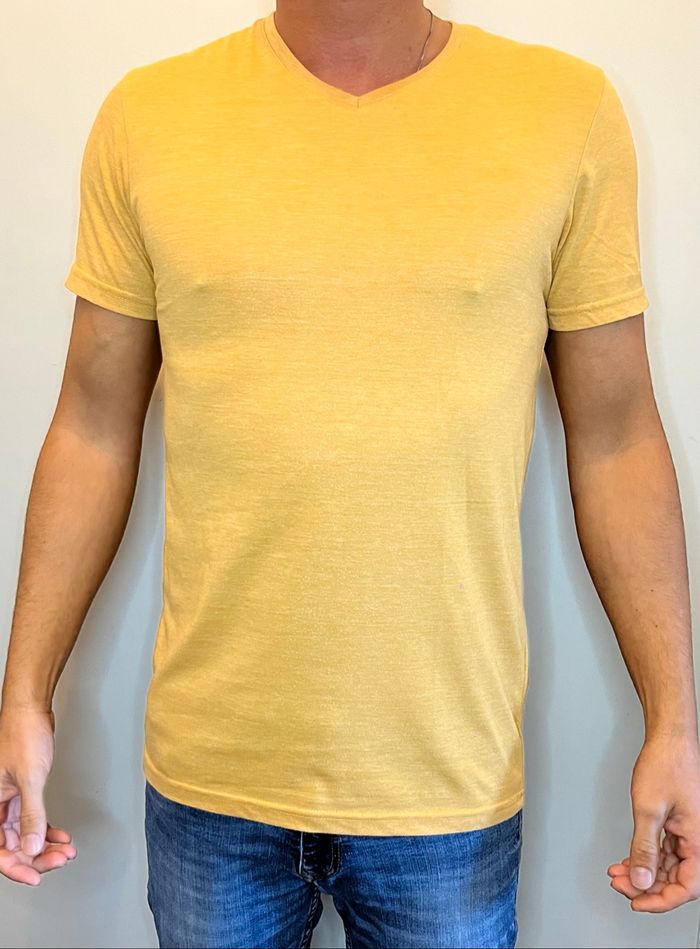 Tee-shirt jaune moutarde