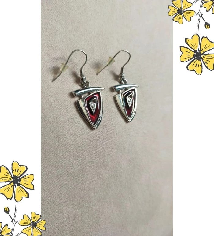 Boucles d’oreilles fantaisie – Triangles rouge & argenté en métal rigide - photo numéro 6