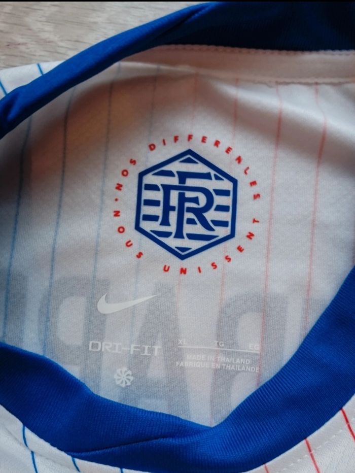 Maillot neuf France Mbappé 10 - photo numéro 4