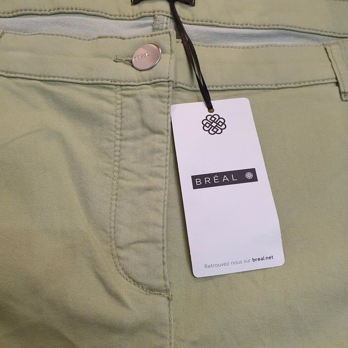 Magnifique pantalon magique léger, effet seconde peau, galbant, couleur vert olive taille48 Breal - photo numéro 4