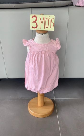 Robe 3 mois neuve