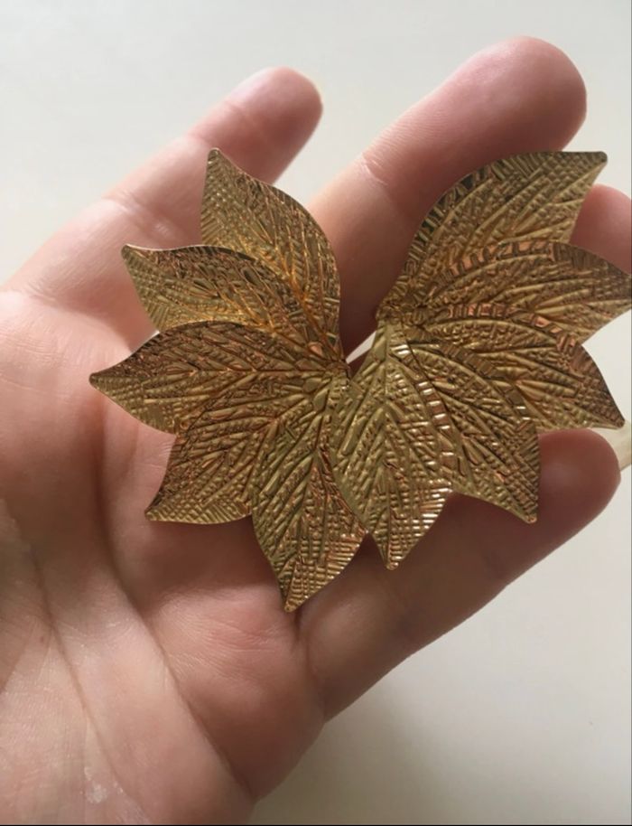 Boucles d’oreilles NEUVES pour femme forme pétales de fleurs  🌼 couleur doré - photo numéro 6