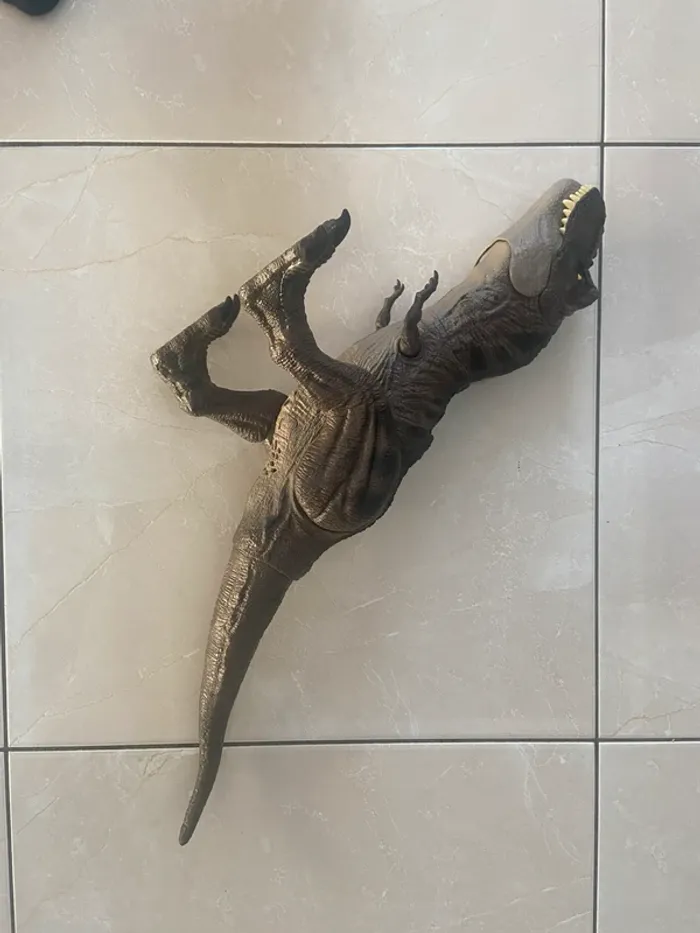 Figurine Tyrannosaure Jurassic Park - photo numéro 3