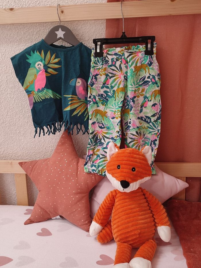 Ensemble Tee shirt + pantalon - Motif Perroquet - 24 mois - Proche du neuf - Gémo
