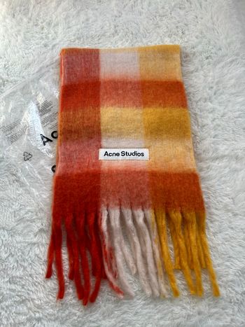 Echarpe Acne Studios orange neuve avec étiquette 