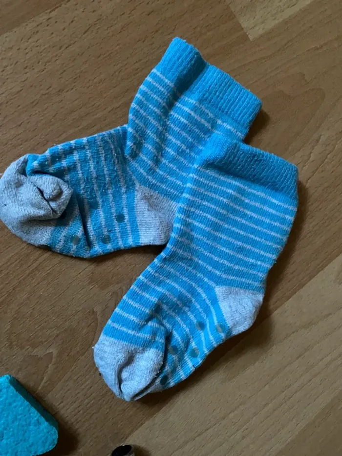 Chaussettes antidérapantes rayée bleu gris Taille 18-20 - photo numéro 2