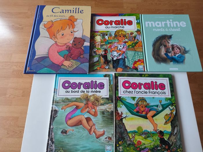 Lot de 5 livres Coralie, Martine et Camille