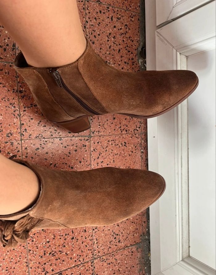 Magnifiques bottines avec des franges.alliant élégance  et modernité - photo numéro 9