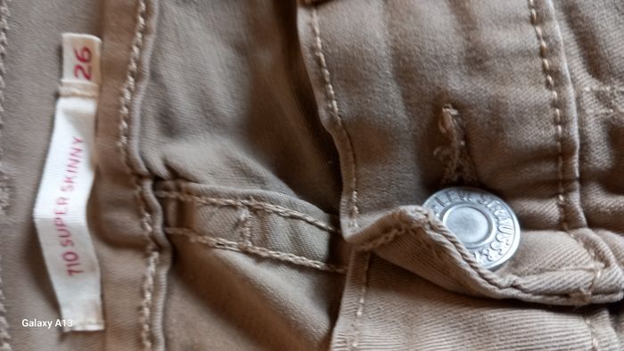 Jean Levi's beige - photo numéro 4