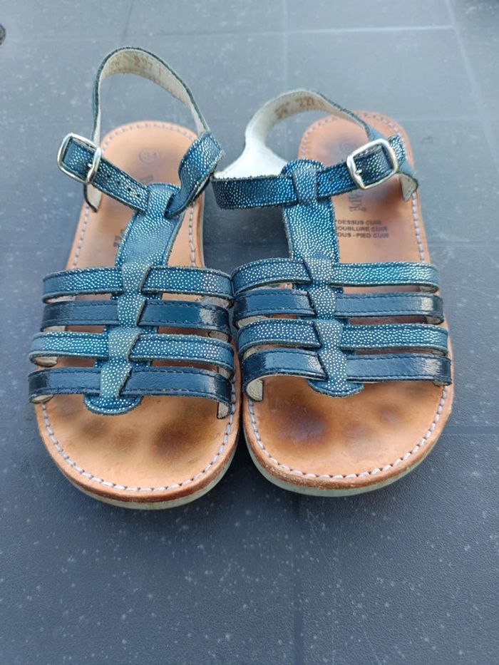 Sandales