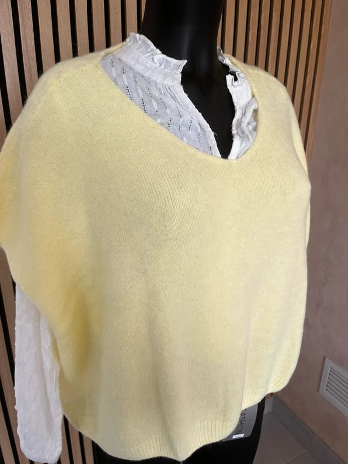 Pull sans manche jaune - photo numéro 2