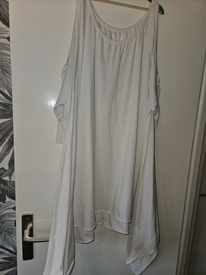 Robe tee-shirt blanche style sportwear - photo numéro 2