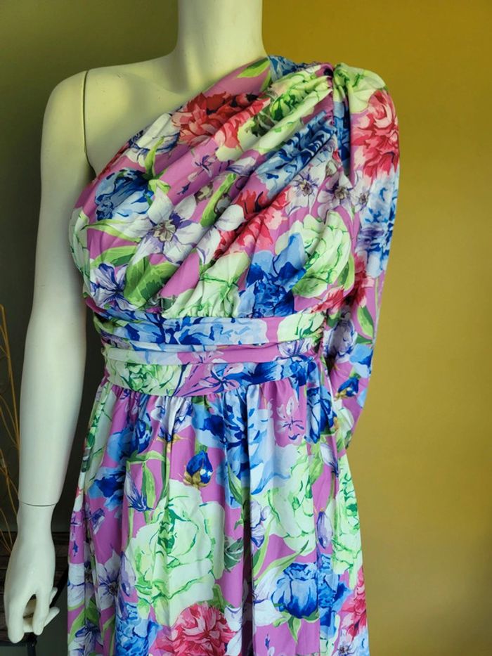 Robe longue fleurie asymétrique – Taille 36 à 42 - photo numéro 2
