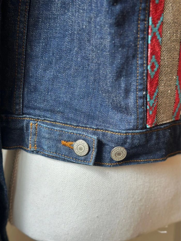 Veste en jean brodée dos et épaule Levi’s – Taille S - photo numéro 9