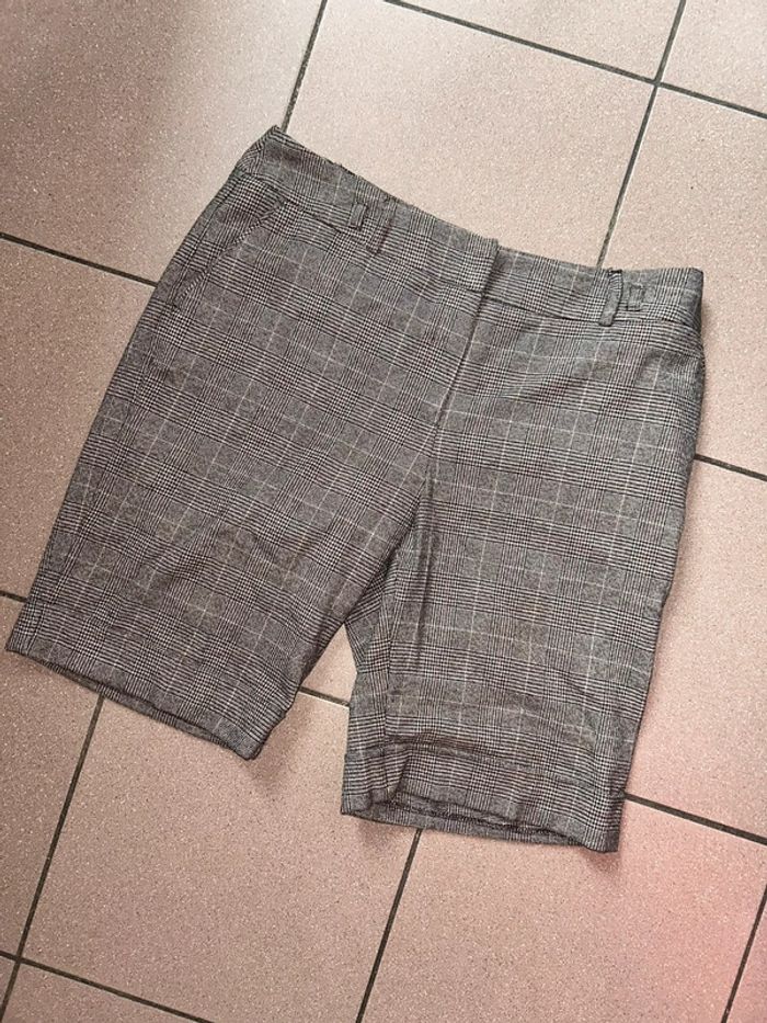 Short Yessica • L