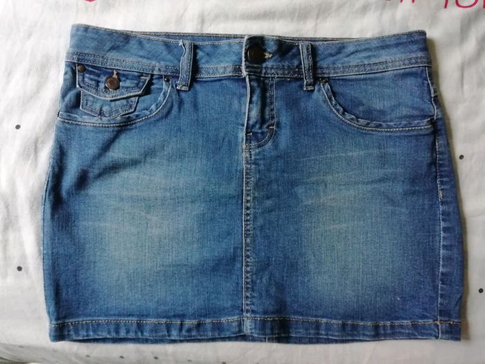 Mini jupe en jean taille 40