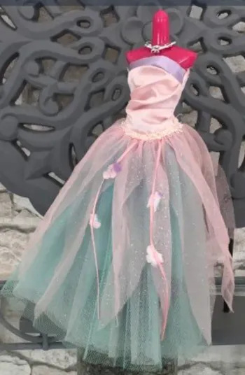 Robe bal poupée barbie