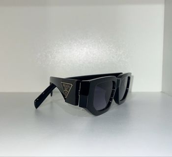 Lunettes de soleil Prada