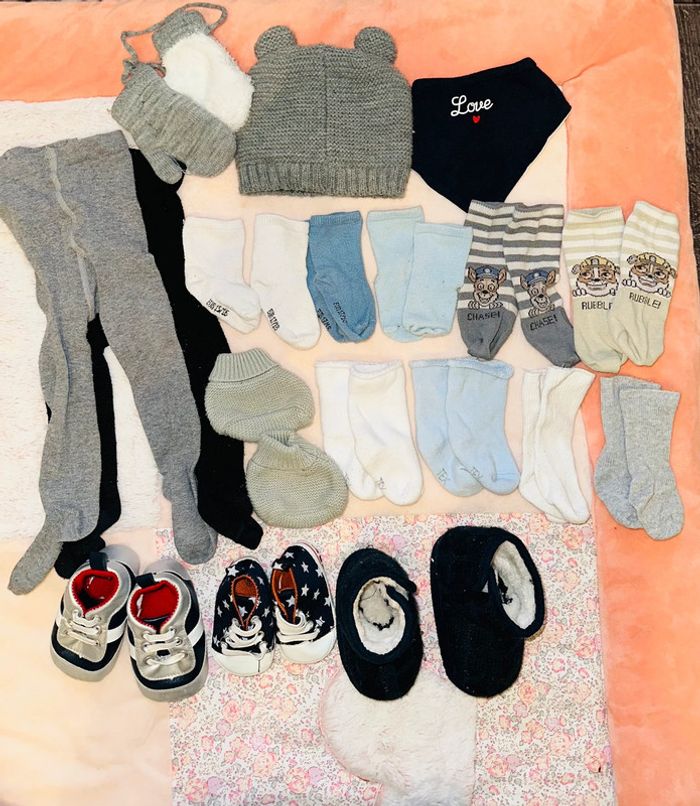 Lot accessoires bébé naissance à 12 mois - photo numéro 3