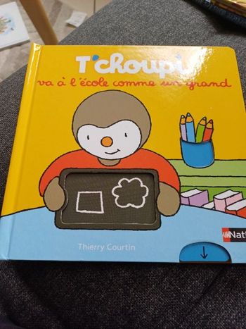 Livre T'choupi va à l école