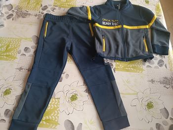 Un ensemble jogging