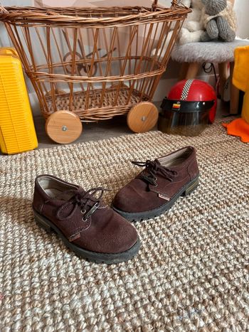 Chaussure vintage complices daim élégante 32