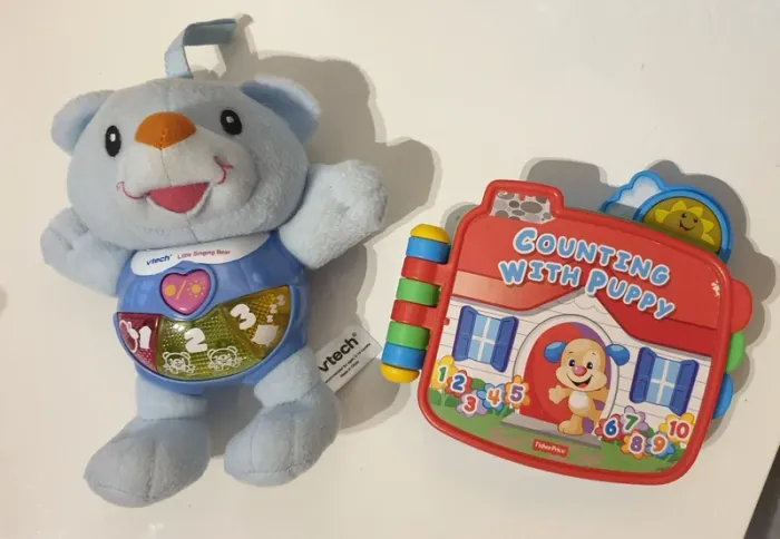 2 jouets musicaux en anglais