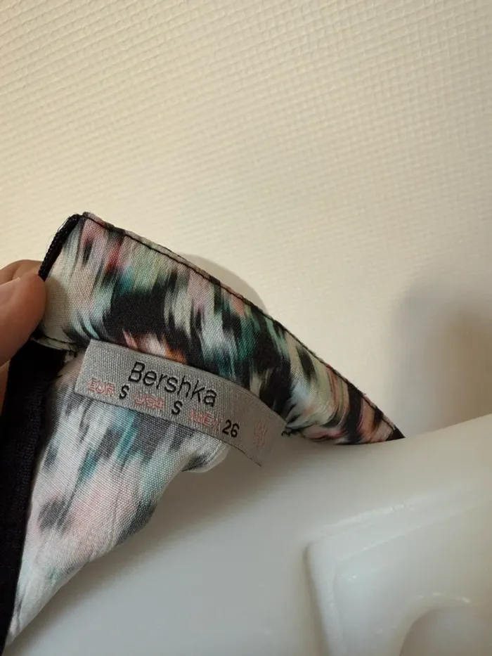 Top court en très bon état taille S Bershka - photo numéro 6