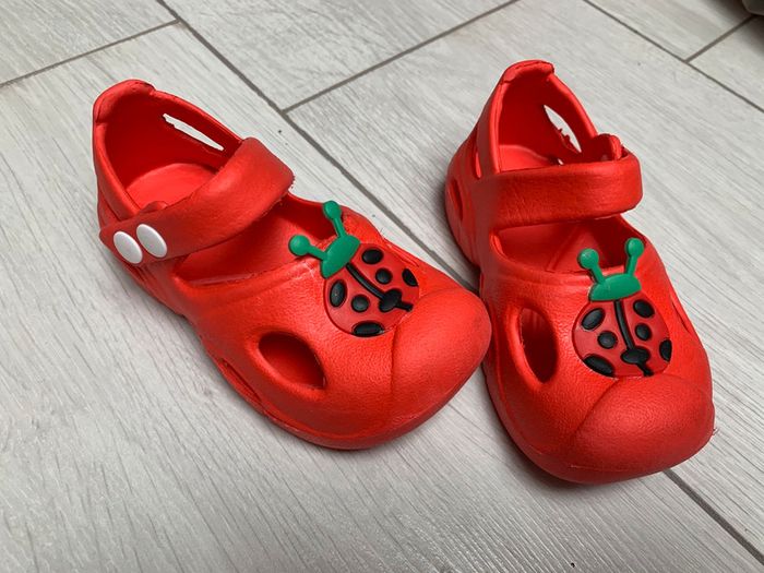 Chaussure plastique type crocs