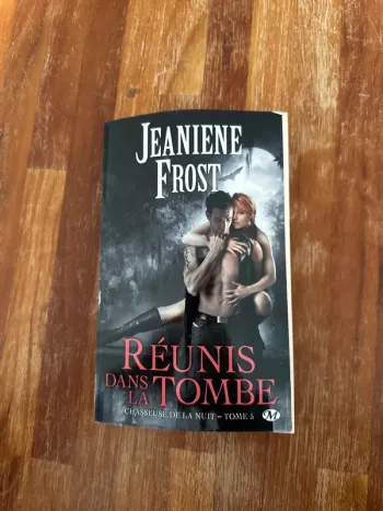 Livre réunis dans la tombe