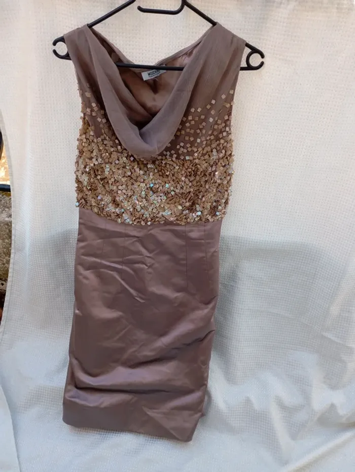 Robe Moschino Cheap and Chic en soie avec sequins - photo numéro 2