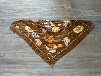 Foulard satiné à fleurs marron et orange Vintage 70x70cm