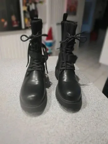 bottines pointure 39 , neuve