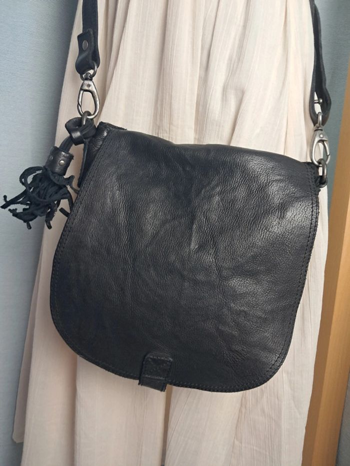 Ikks sac à main bandoulière besace en cuir noir - photo numéro 2