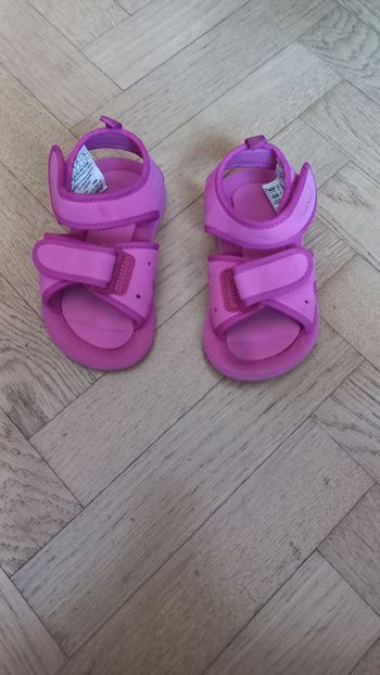 Sandales à scratch pointure 23