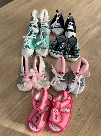 Lot 7 paires de chaussures bébé