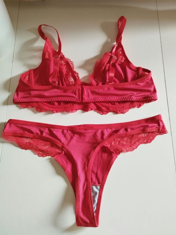 Ensemble rouge string - photo numéro 9