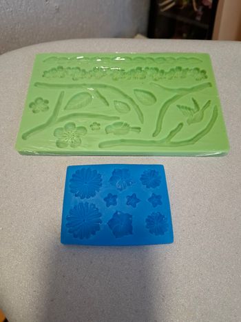 Beau lot de 2 moules silicone fleurs, feuilles, branches, oiseaux, frises neuf