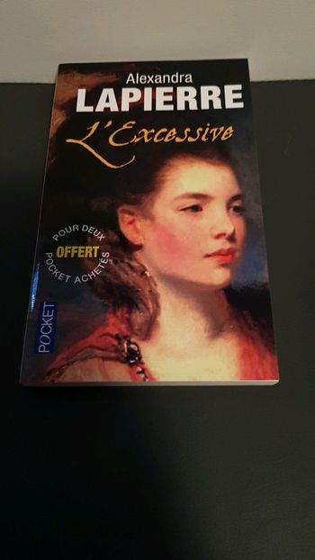 L'excessive Alexandra Lapierre