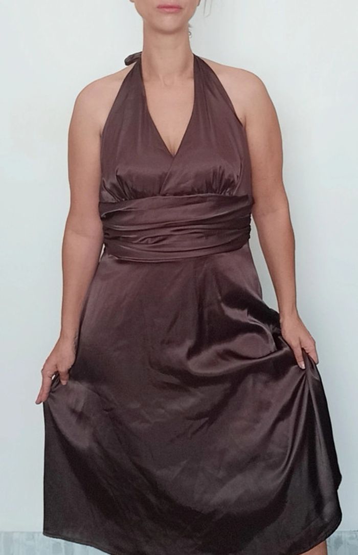 Robe cocktail dos nu en satin taille XL - photo numéro 2
